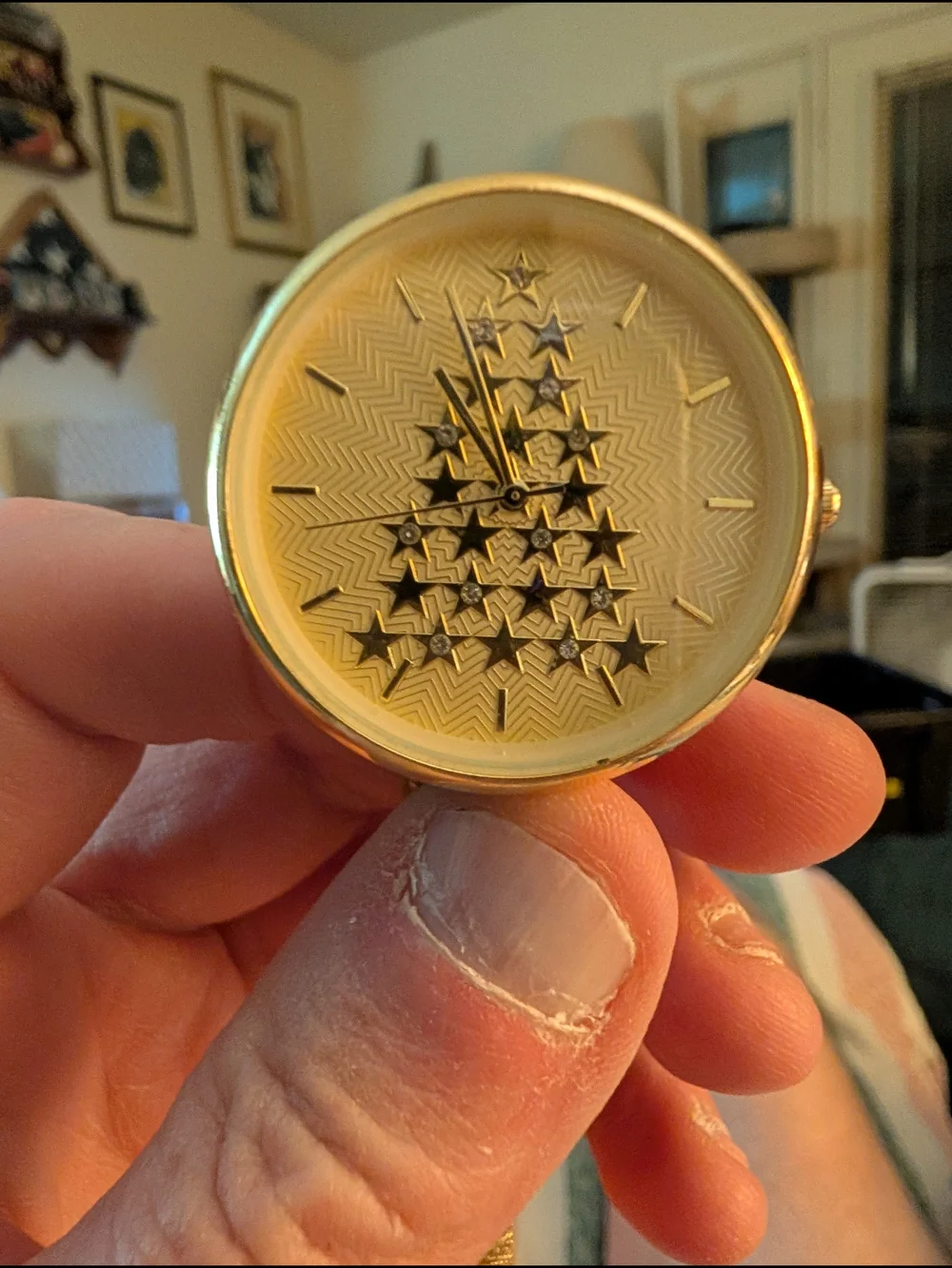 Christmas Tree Gold Star Pattern Round Watch Face Brand New Battery